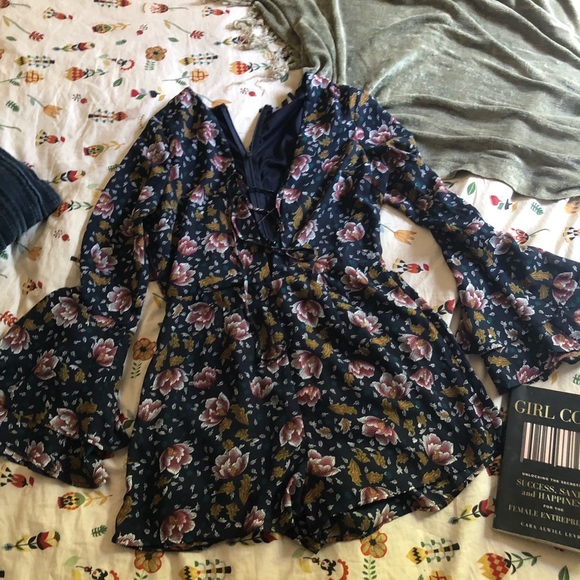 Lulus bell sleeve romper - Picture 3 of 5
